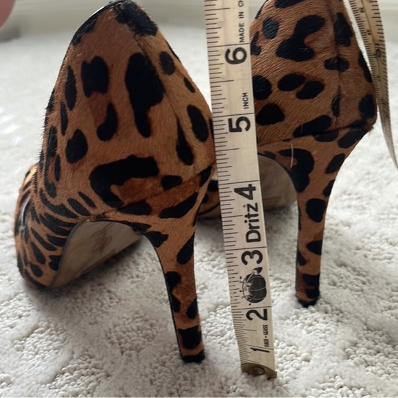 Jessica Simpson Leopard Pumps with 4” Heel, Size 7.5 - Picture 4 of 4